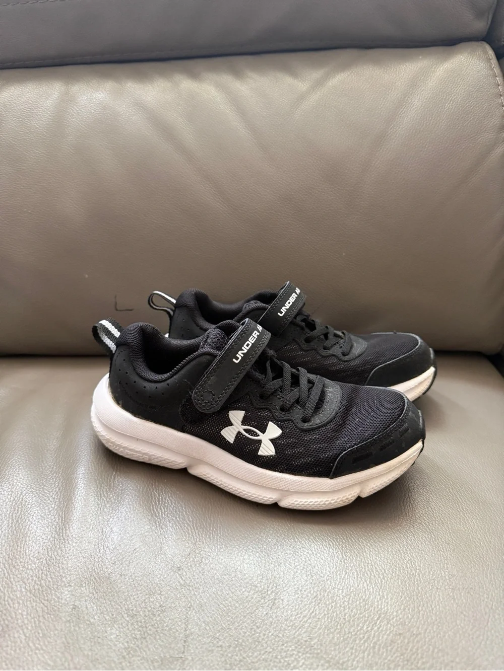 Under Armour Kids Black & White Hook-and-Loop Athletic Sneakers